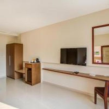 Jk Residency Kelakam Exterior foto
