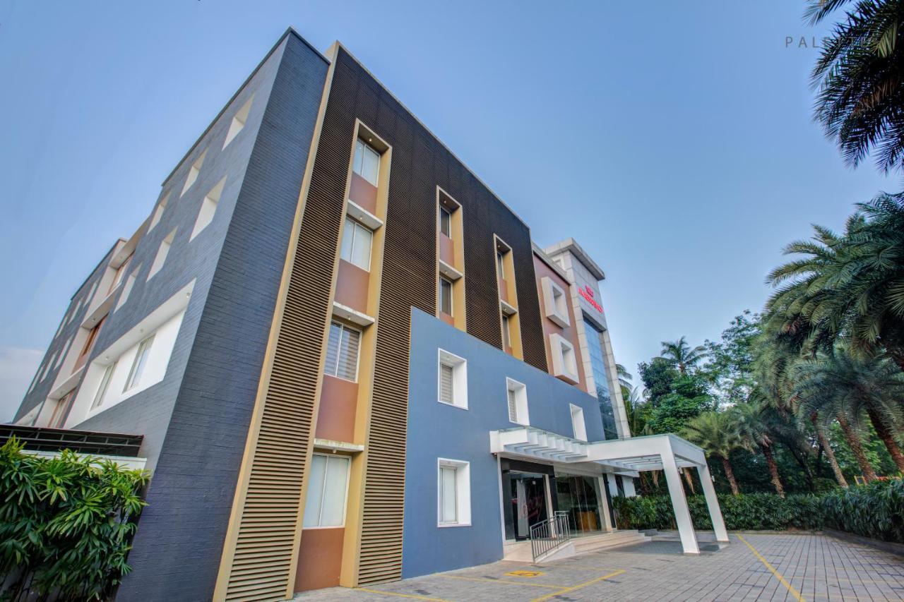Jk Residency Kelakam Exterior foto